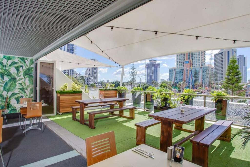Close To Everything! Beautiful Hotel Studio'S, Sleeps 4 Gold Coast Exterior photo